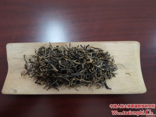 李锡洪：茶系“三北”，关怀到“胃”